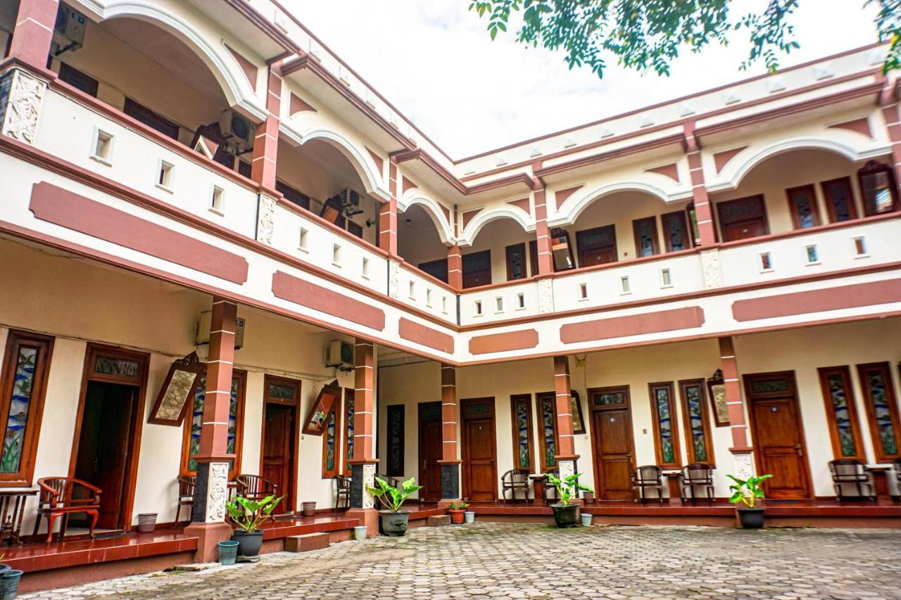 Hotel Laweyan Solo Esterno foto