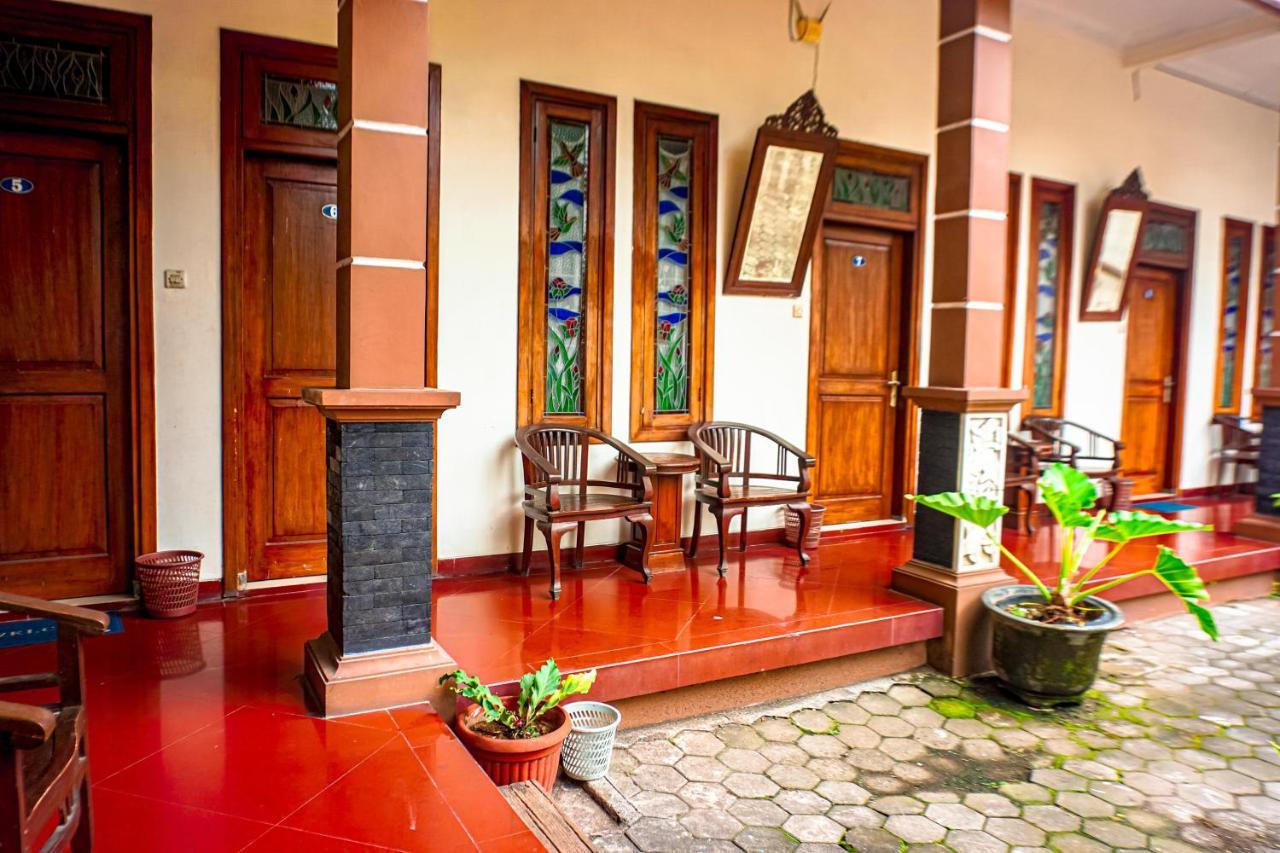 Hotel Laweyan Solo Esterno foto